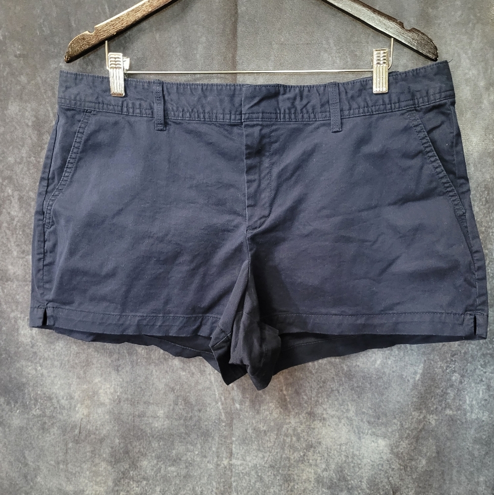 ✨️3/$25✨️ GAP Women's Navy Shorts